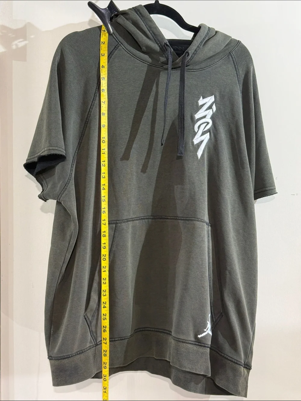 Jordan Men's Crewneck Short-Sleeve Hoodie in Olive